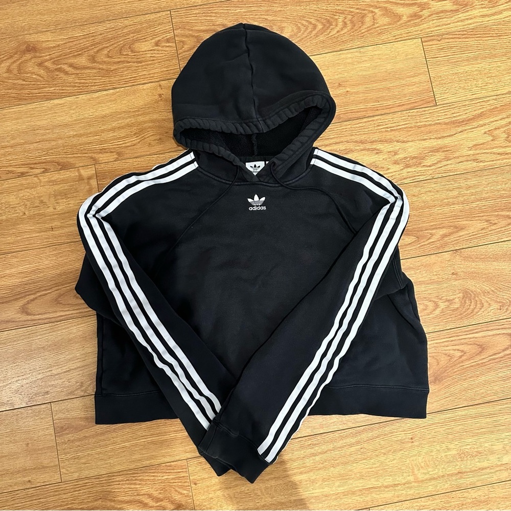 Adidas originals women’s black cropped hoodie size medium Worn in good condition